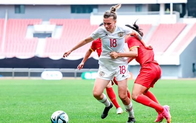 中俄女足友谊赛：一场检验实力与合作的对决