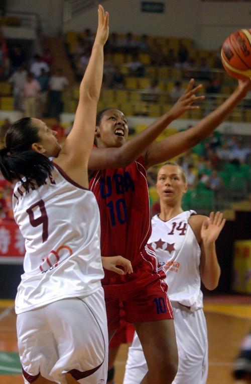 古巴女篮迎战美国女篮
